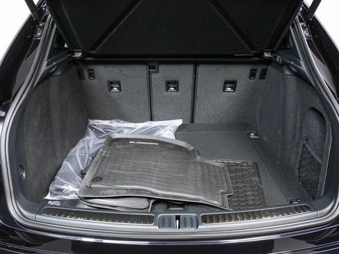 New 2026 Porsche Macan image 32