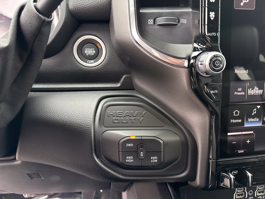 New 2027 RAM 2500 Laramie w/ Night Edition AWD/4WD image 15