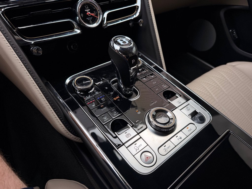 Used 2021 Bentley Flying Spur V8 AWD/4WD image 18
