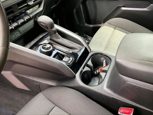 Used 2024 Chevrolet Colorado Trail Boss w/ Advanced Trailering Package AWD/4WD image 18