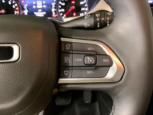 Used 2025 Jeep Compass Limited AWD/4WD image 19