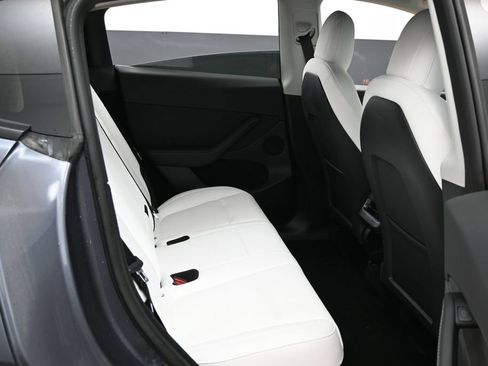 Used 2023 Tesla Model Y Long Range AWD/4WD image 26