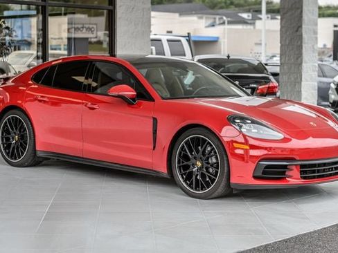Used 2018 Porsche Panamera 4 image 4