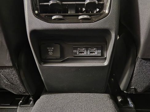 New 2025 Jeep Grand Cherokee Altitude image 31