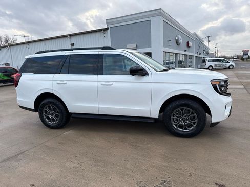 New 2025 Ford Expedition Active AWD/4WD image 4