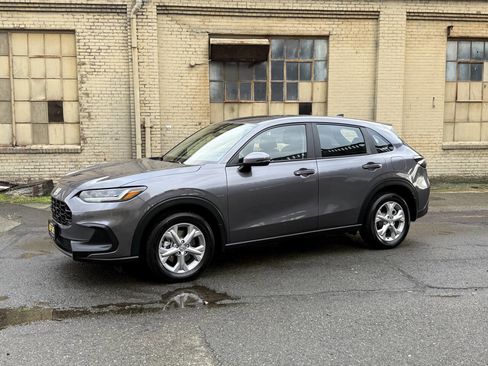 Used 2023 Honda HR-V LX image 18