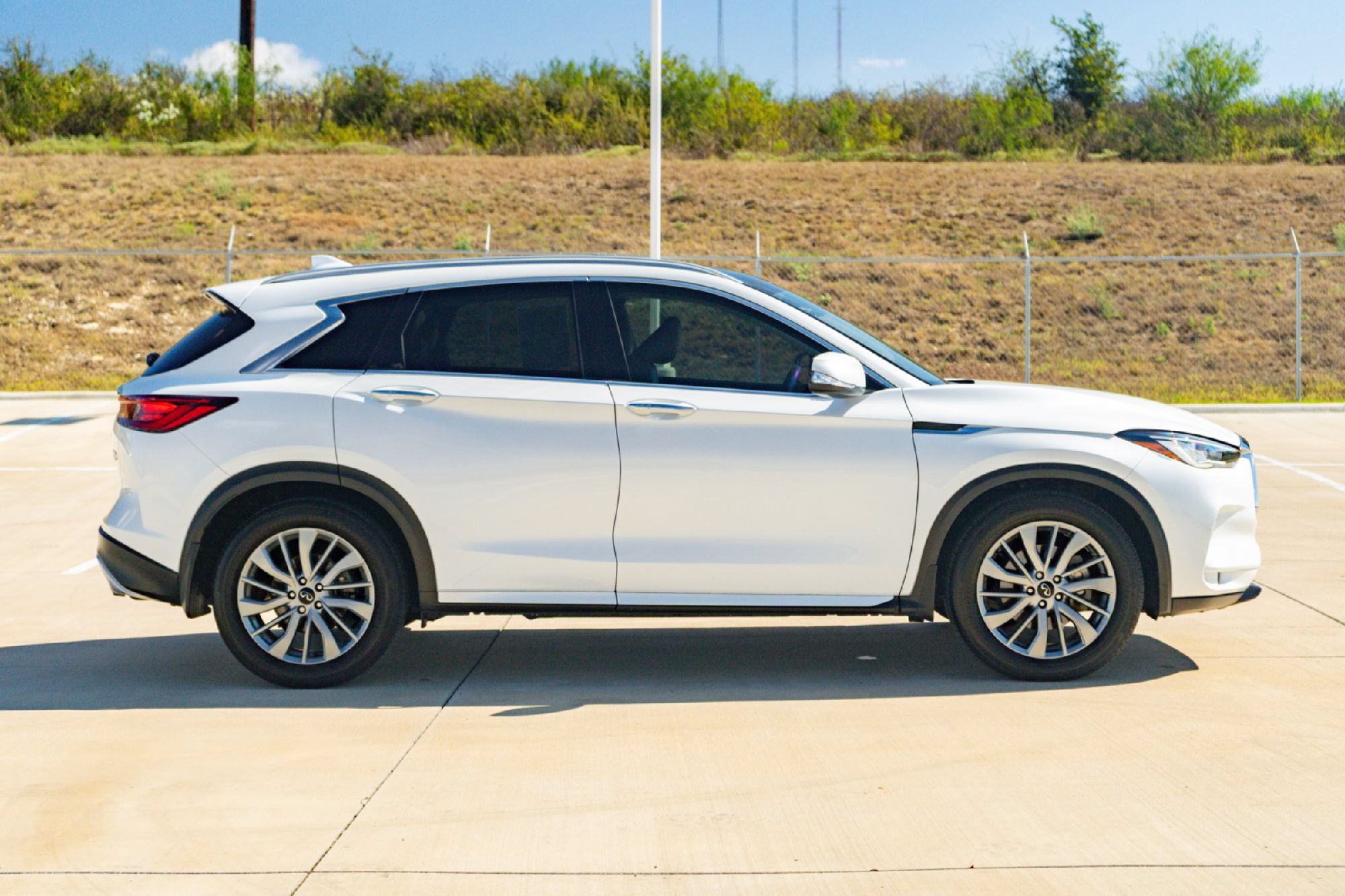 Certified 2025 INFINITI QX50 Luxe AWD/4WD image 4