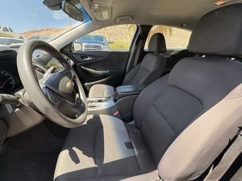 Used 2022 Chevrolet Malibu LT FWD image 9