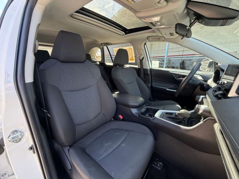 Used 2025 Toyota RAV4 XLE w/ Convenience Package image 38