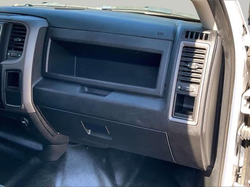 Used 2022 RAM 1500 Tradesman w/ Chrome Appearance Group AWD/4WD image 18