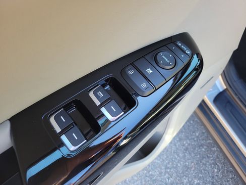 Used 2022 Kia Sportage EX w/ EX Technology Package image 22