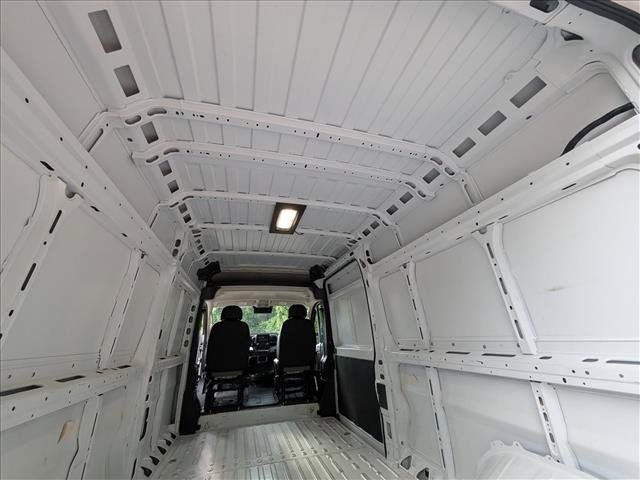 Used 2025 RAM ProMaster 2500 w/ Convenience Group FWD image 16