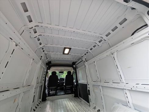 Used 2025 RAM ProMaster 2500 w/ Convenience Group FWD image 16