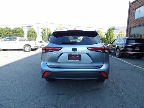 Used 2021 Toyota Highlander XLE image 7