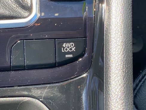 Used 2022 Jeep Compass Limited AWD/4WD image 13