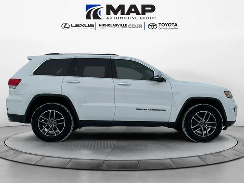 Used 2019 Jeep Grand Cherokee Limited w/ Trailer Tow Group IV image 6