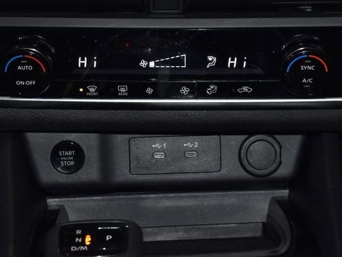 Used 2025 Nissan Rogue SV image 17