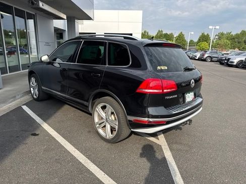 Used 2017 Volkswagen Touareg Executive AWD/4WD image 3