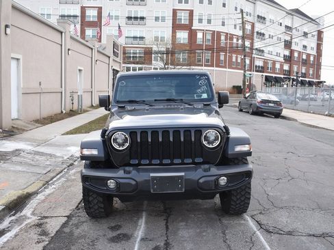 Used 2023 Jeep Wrangler Willys image 3