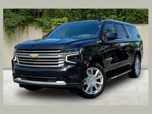 Used 2022 Chevrolet Suburban High Country AWD/4WD image 1