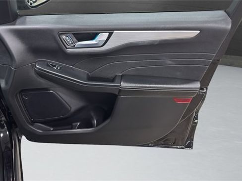 Used 2024 Ford Escape Platinum image 32