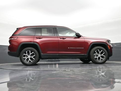 Used 2024 Jeep Grand Cherokee Limited AWD/4WD image 25