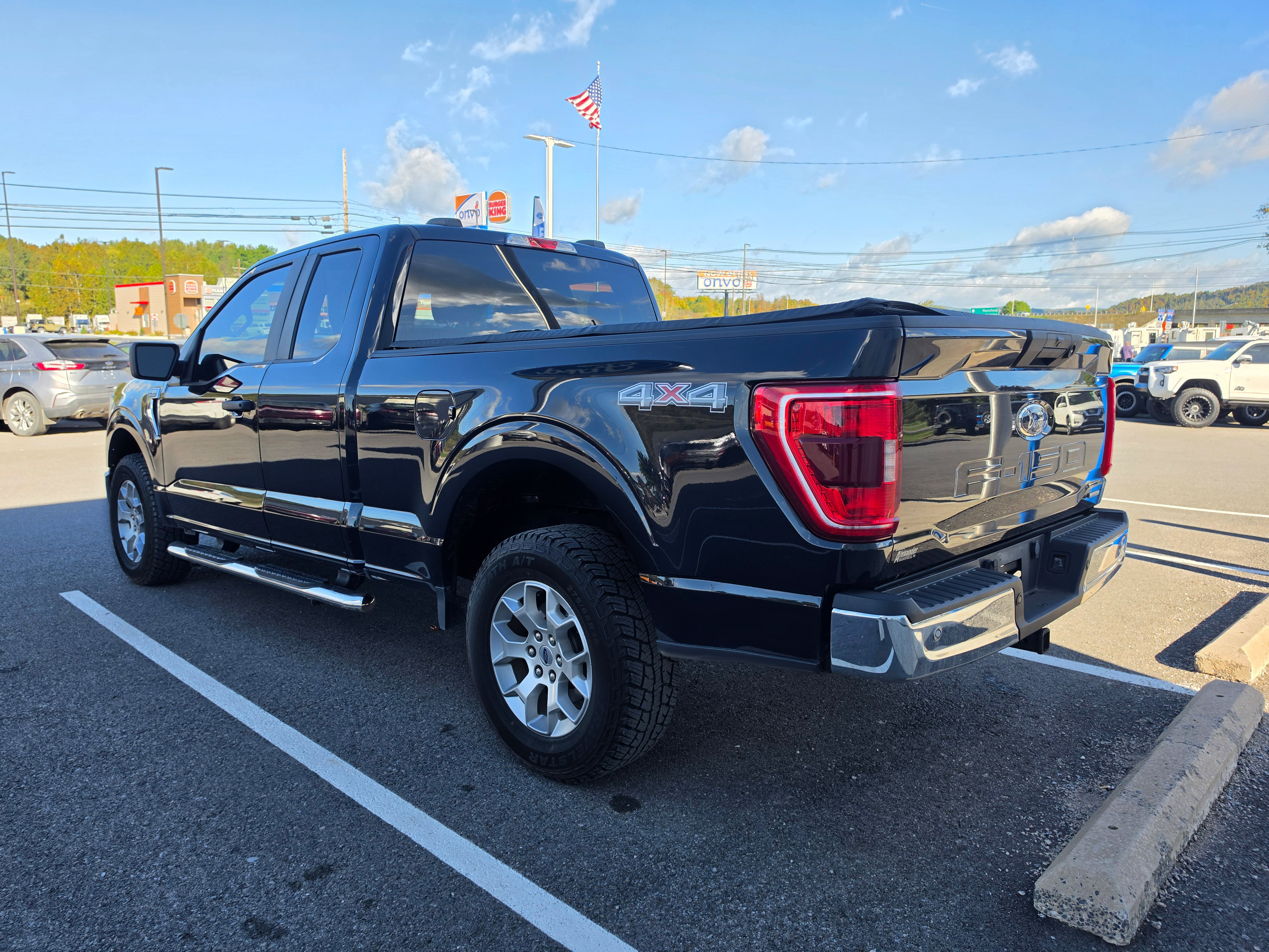 Used 2022 Ford F150 XLT w/ Trailer Tow Package AWD/4WD image 6