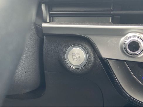 Used 2025 Kia Telluride S FWD image 31