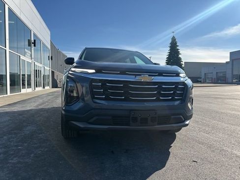 Used 2025 Chevrolet Equinox LT FWD image 3
