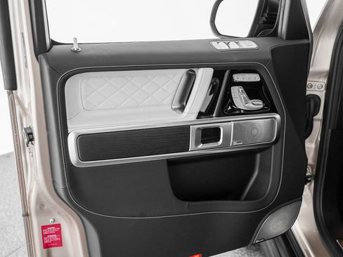 Used 2025 Mercedes-Benz G 63 AMG 4MATIC image 11