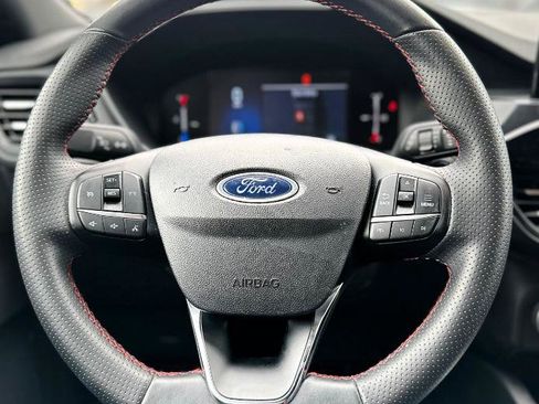 Used 2025 Ford Escape ST-Line FWD image 12