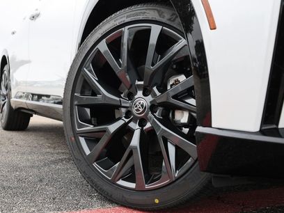 New 2025 Toyota Crown Signia