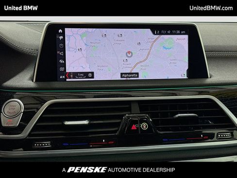 Used 2019 BMW 750i w/ M Sport Package image 11