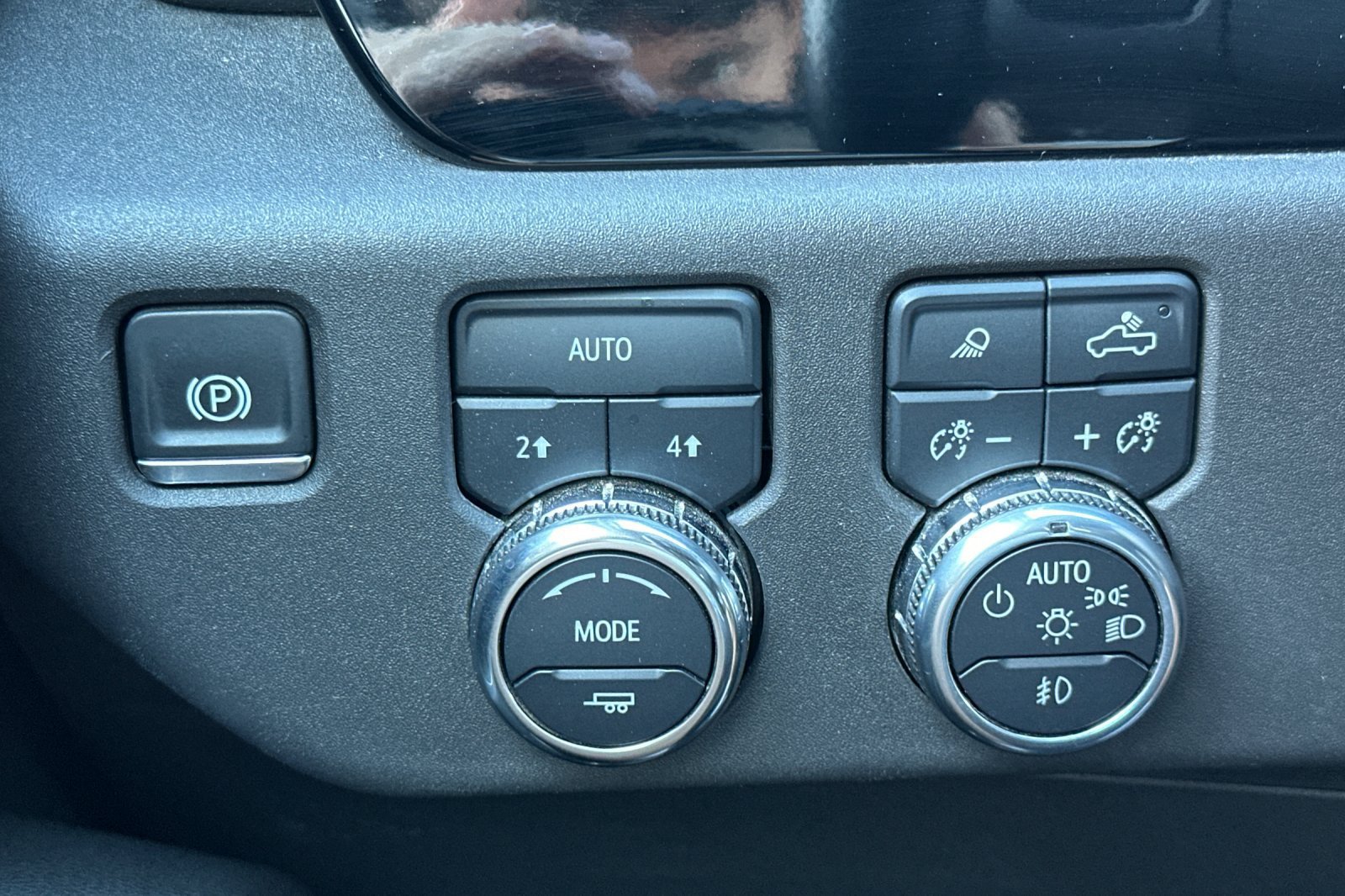 Used 2025 GMC Sierra 1500 SLT AWD/4WD image 39