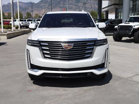 Used 2021 Cadillac Escalade Premium Luxury Platinum w/ Heavy-Duty Trailer Package AWD/4WD image 9