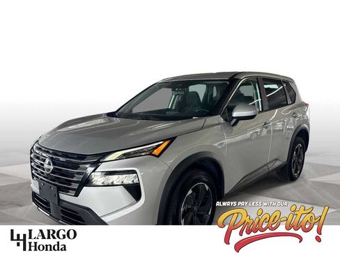 Used 2025 Nissan Rogue SV AWD/4WD image 1