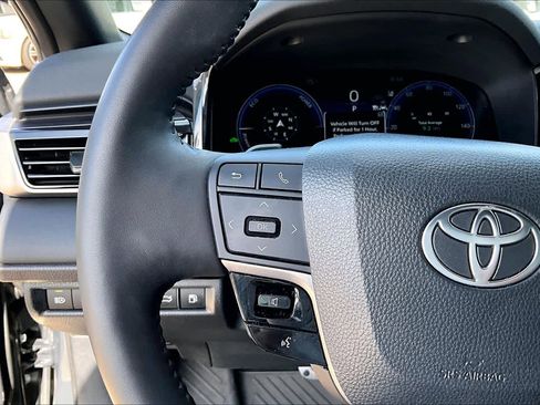 Used 2025 Toyota Camry XSE FWD image 21
