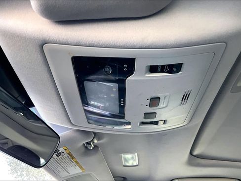 Used 2016 Lexus ES 300h image 32