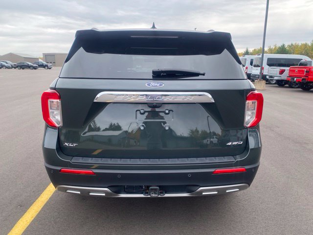 Used 2024 Ford Explorer XLT w/ Equipment Group 202A AWD/4WD image 4