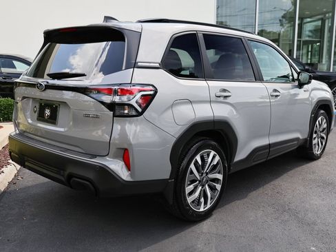 Used 2025 Subaru Forester Touring AWD/4WD image 6