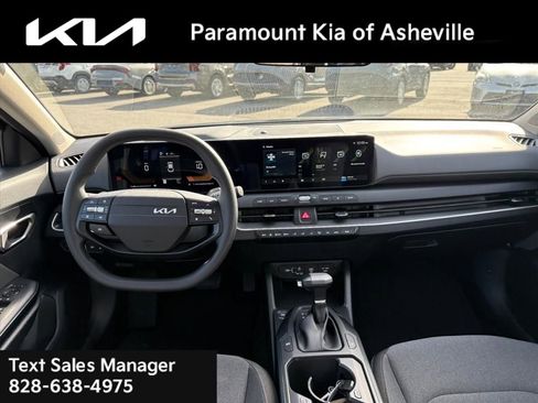 New 2025 Kia K4 LXS image 8