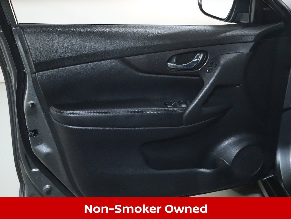 Used 2018 Nissan Rogue S AWD/4WD image 16