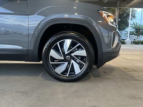 New 2026 Volkswagen Atlas SE image 8