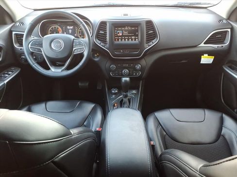 Used 2019 Jeep Cherokee Latitude Plus w/ Comfort/Convenience Group image 24