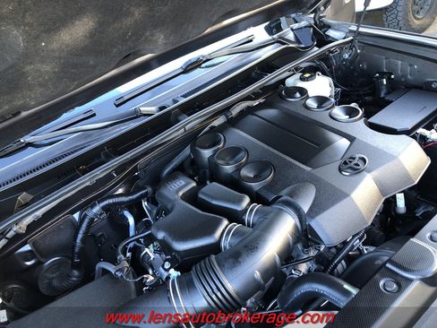 Used 2018 Toyota 4Runner SR5 image 26