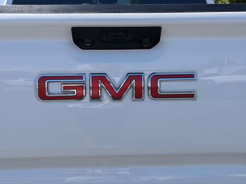 Used 2023 GMC Sierra 1500 Elevation w/ X31 Off-Road Package AWD/4WD image 13