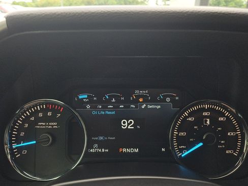Used 2019 Ford F150 Lariat w/ Equipment Group 502A Luxury AWD/4WD image 19