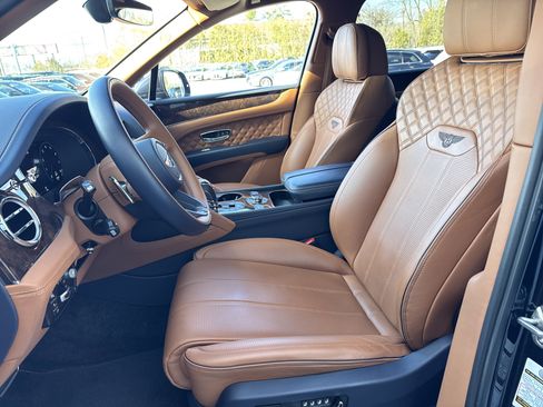 Used 2022 Bentley Bentayga image 15