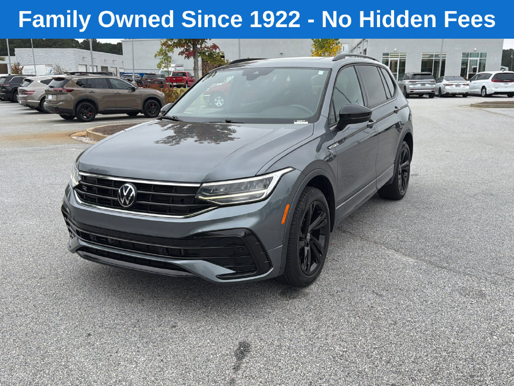 Used 2024 Volkswagen Tiguan SE R-Line FWD image 3