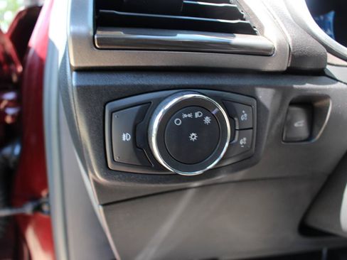 Used 2017 Ford Fusion SE w/ Fusion SE Technology Package FWD image 18